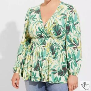 Torrid NWT Green Textured Knit Surplice Puff‎ Sleeve Babydoll Top size 0X 12